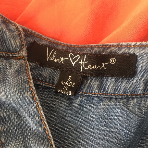 [SOLD] Velvet Heart Tab Sleeve Tencel Chambray Top - Picture 7 of 8